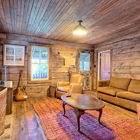 Historic Cabin With Porch And Firepit 5 Minutes From Bryson City